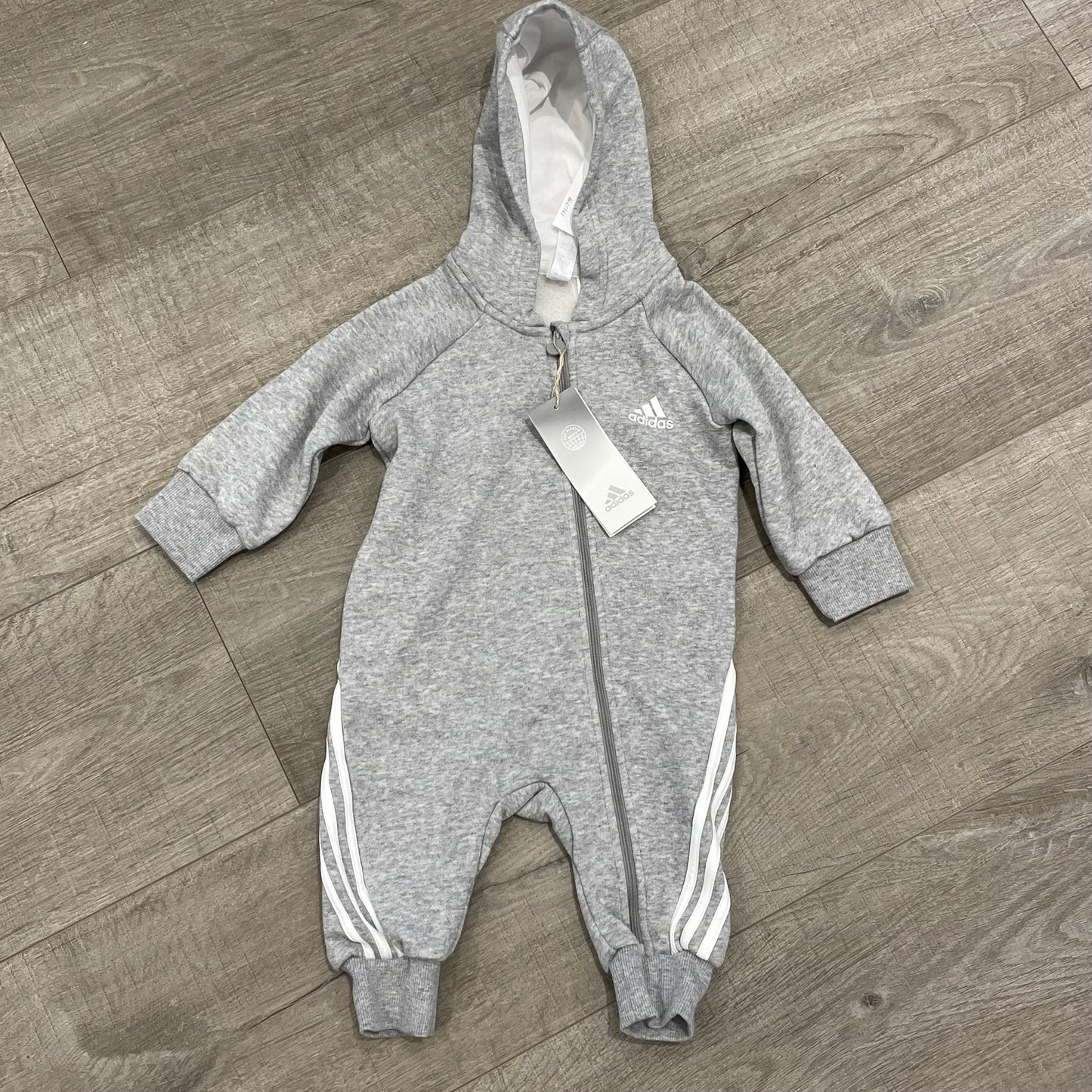 6620761 Adidas Onesie 3-6mths