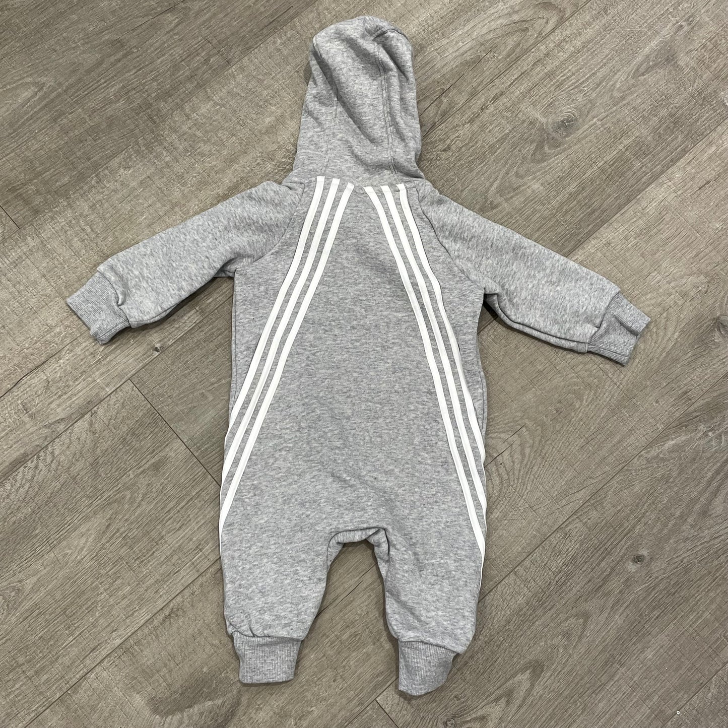 6620761 Adidas Onesie 3-6mths