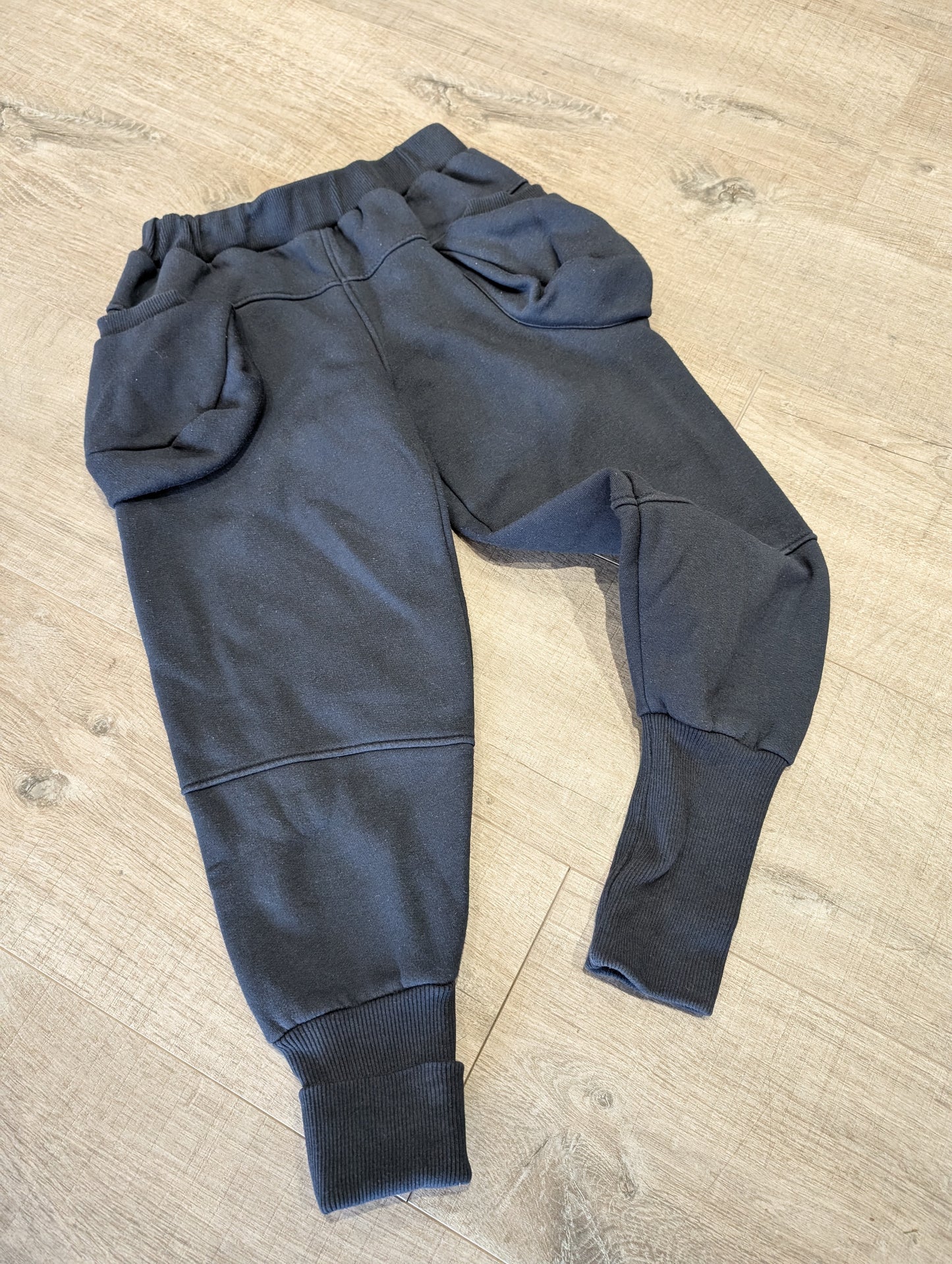 2501003 The Middle Daughter Joggers 9-10yrs