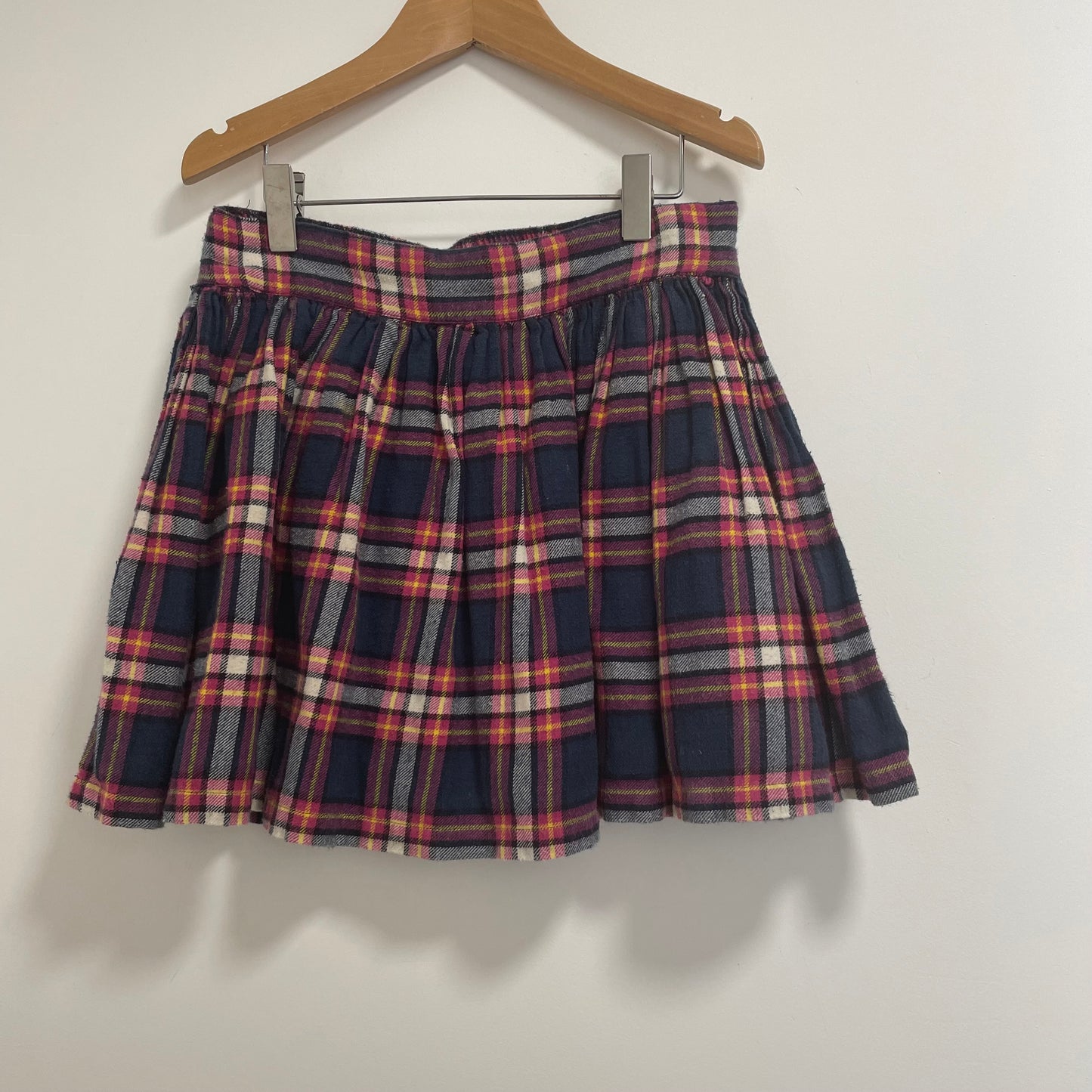 1370406 Johnnie B Skirt S